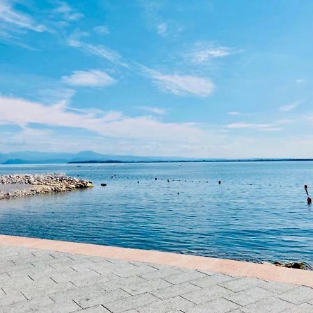 Palm Beach - Your Private And Complete Apartment In Ντεζεντσάνο ντελ Γκάρντα Εξωτερικό φωτογραφία