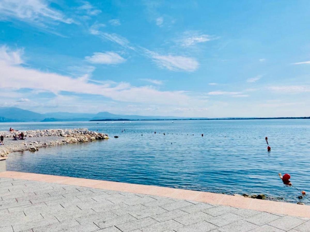 Palm Beach - Your Private And Complete Apartment In Ντεζεντσάνο ντελ Γκάρντα Εξωτερικό φωτογραφία